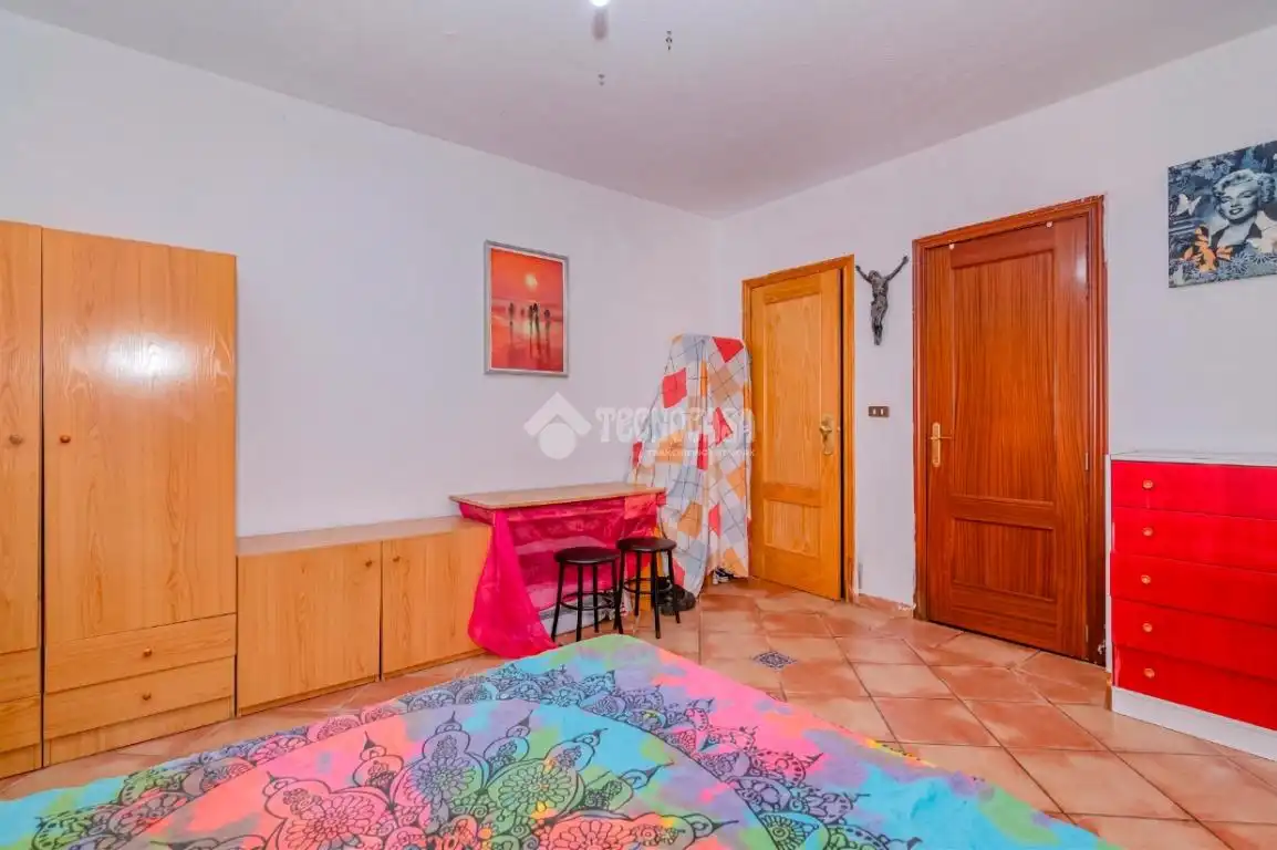 Dormitori de Casa adosada en venda en La Zubia amb Terrassa i Piscina comunitària