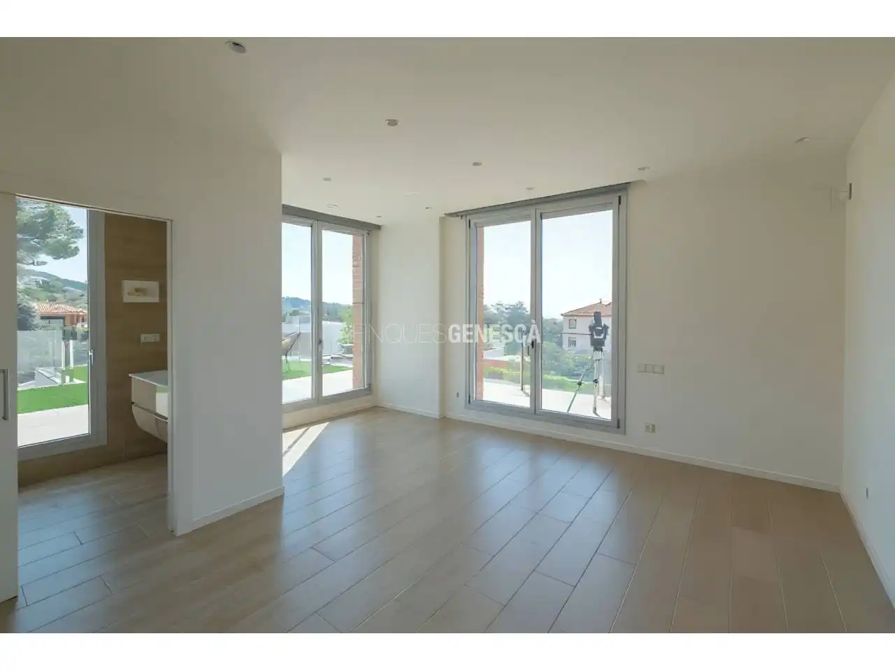 Sala d'estar de Casa o xalet en venda en Matadepera amb Aire condicionat, Calefacció i Jardí privat
