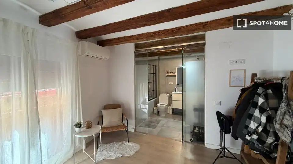 Piso con terraza en alquiler en Ciutat Vella, imagen 3