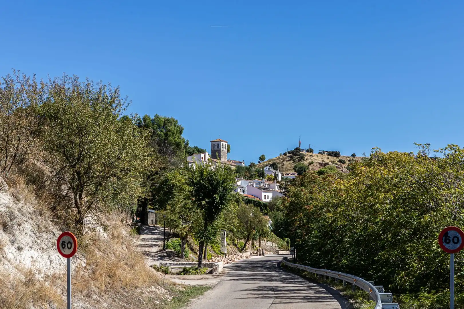 Außenansicht von Einfamilien-Reihenhaus zum Verkauf in Olmeda de las Fuentes mit Heizung und Terrasse