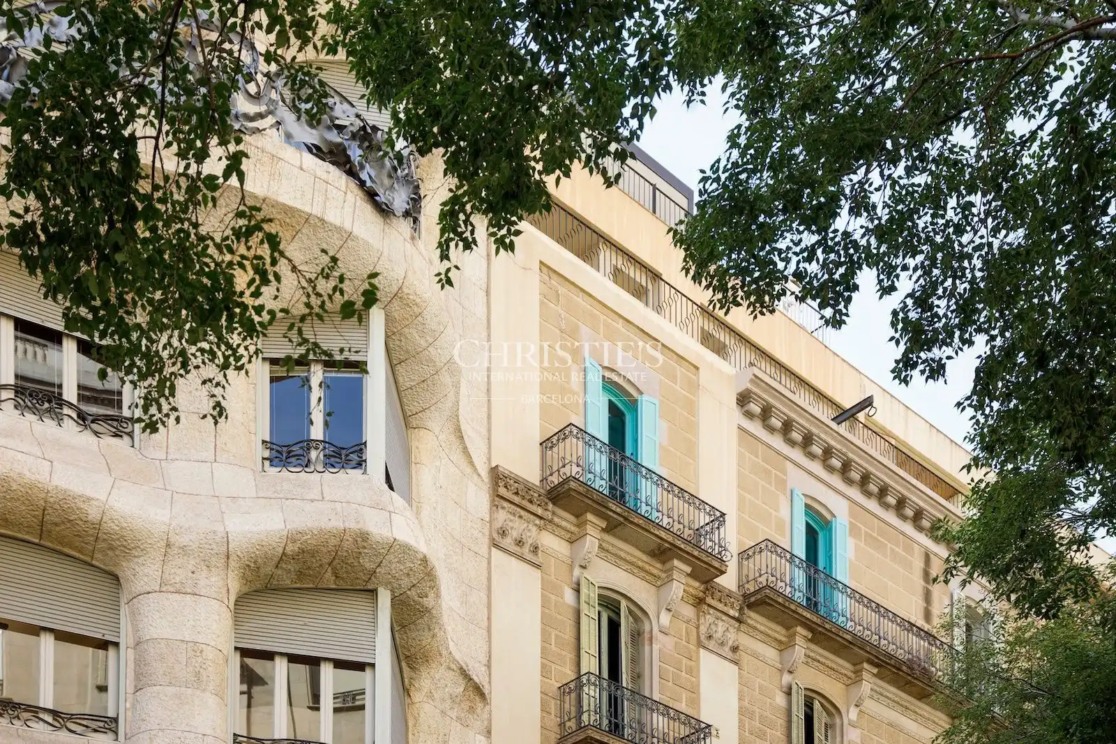Vista exterior de Dúplex en venda en Barcelona amb Aire condicionat i Terrassa
