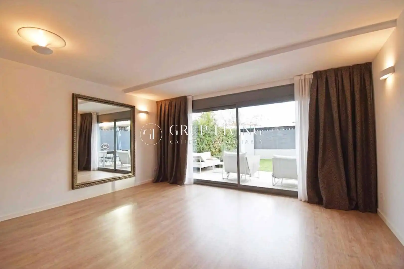 Jardín de Piso en venta en Sitges con Aire acondicionado, Calefacción y Jardín privado