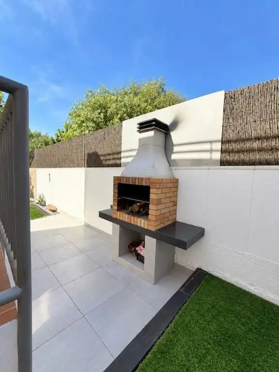 Terrassa de Casa o xalet en venda en Puigdàlber, Barcelona