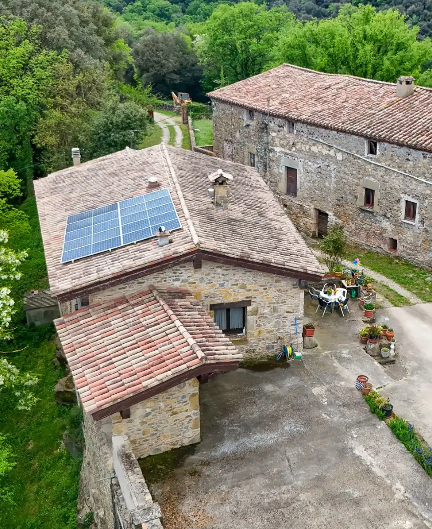 Außenansicht von Country house zum Verkauf in Sant Joan Les Fonts mit Klimaanlage, Heizung und Privatgarten