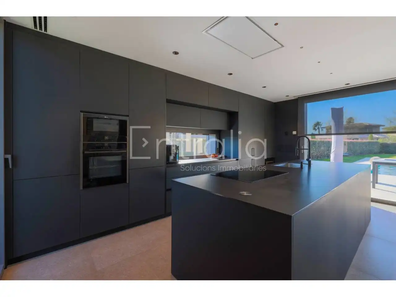 Casa con piscina in vendita a Avenida Mas Frigol, imagen 4