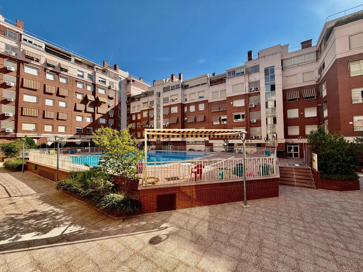 Vista exterior de Piso en venta en Madrid con Aire acondicionado, Calefacción y Trastero