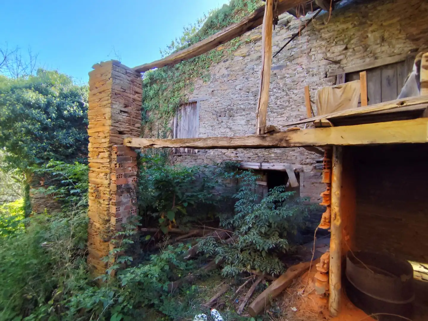 Exterior view of Houses for sale in O Incio , Lugo
