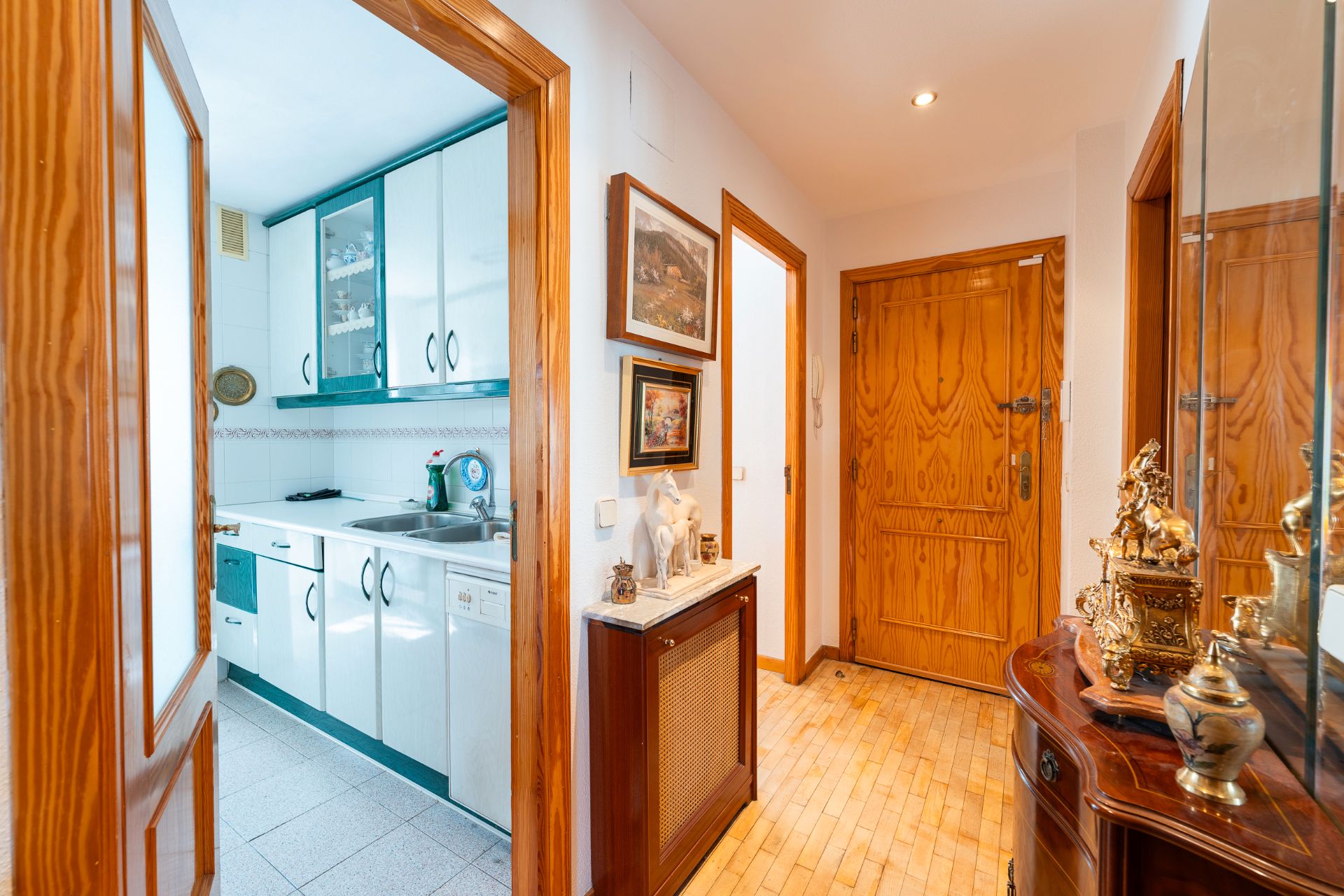 Flat for sale in  Madrid Capital  with Air Conditioner, Heating and Parquet flooring