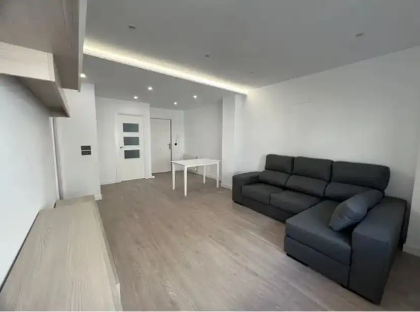 Flat with terrace to rent in Calle San Justo, imagen 2