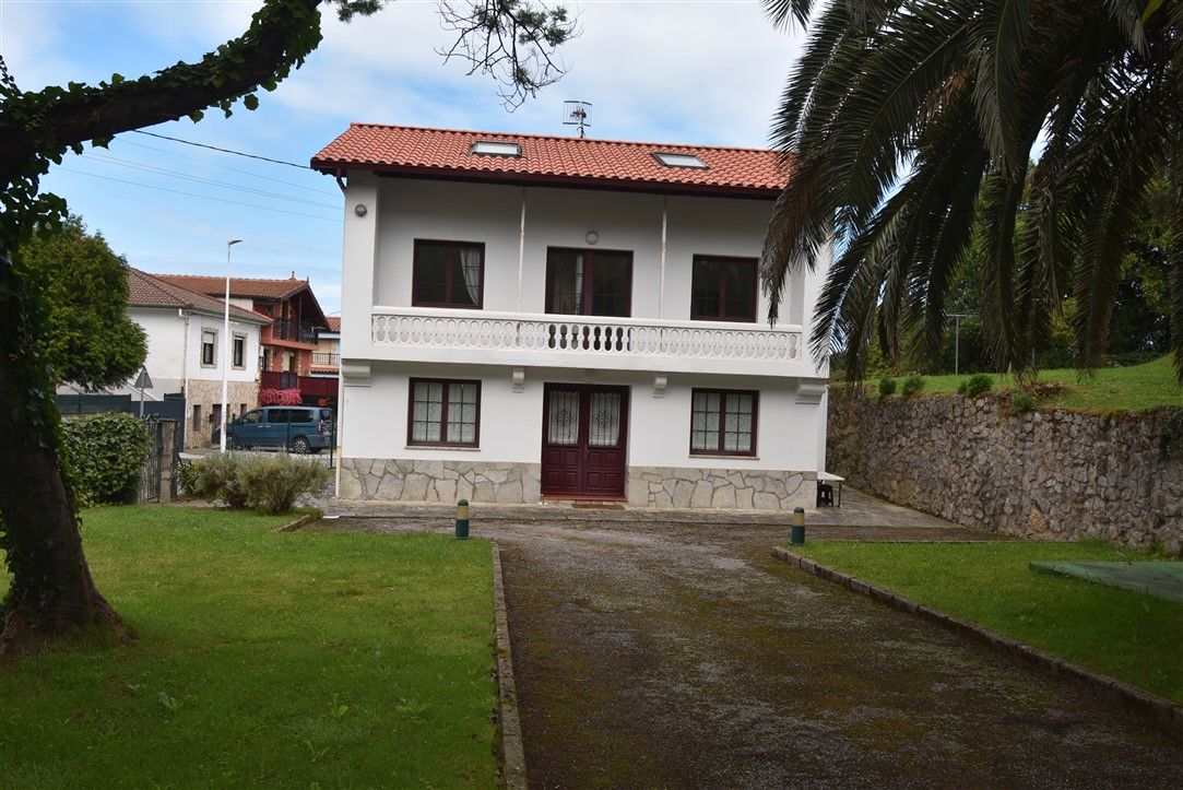 Exterior view of House or chalet for sale in Arnuero  with Heating, Private garden and Parquet flooring