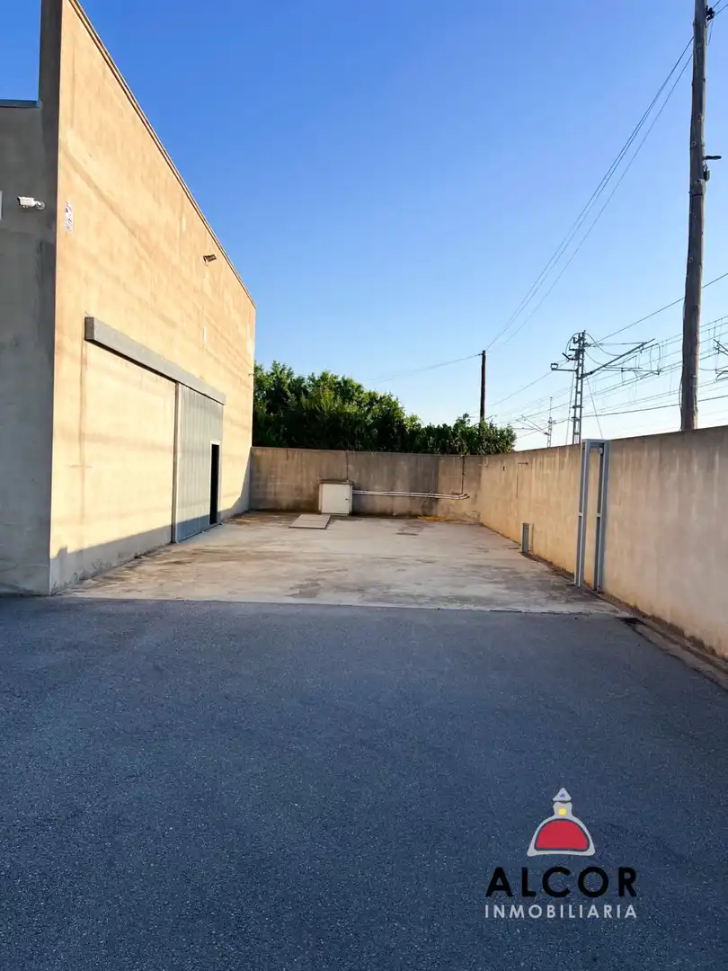 Vista exterior de Nave industrial en venta en Benicarló