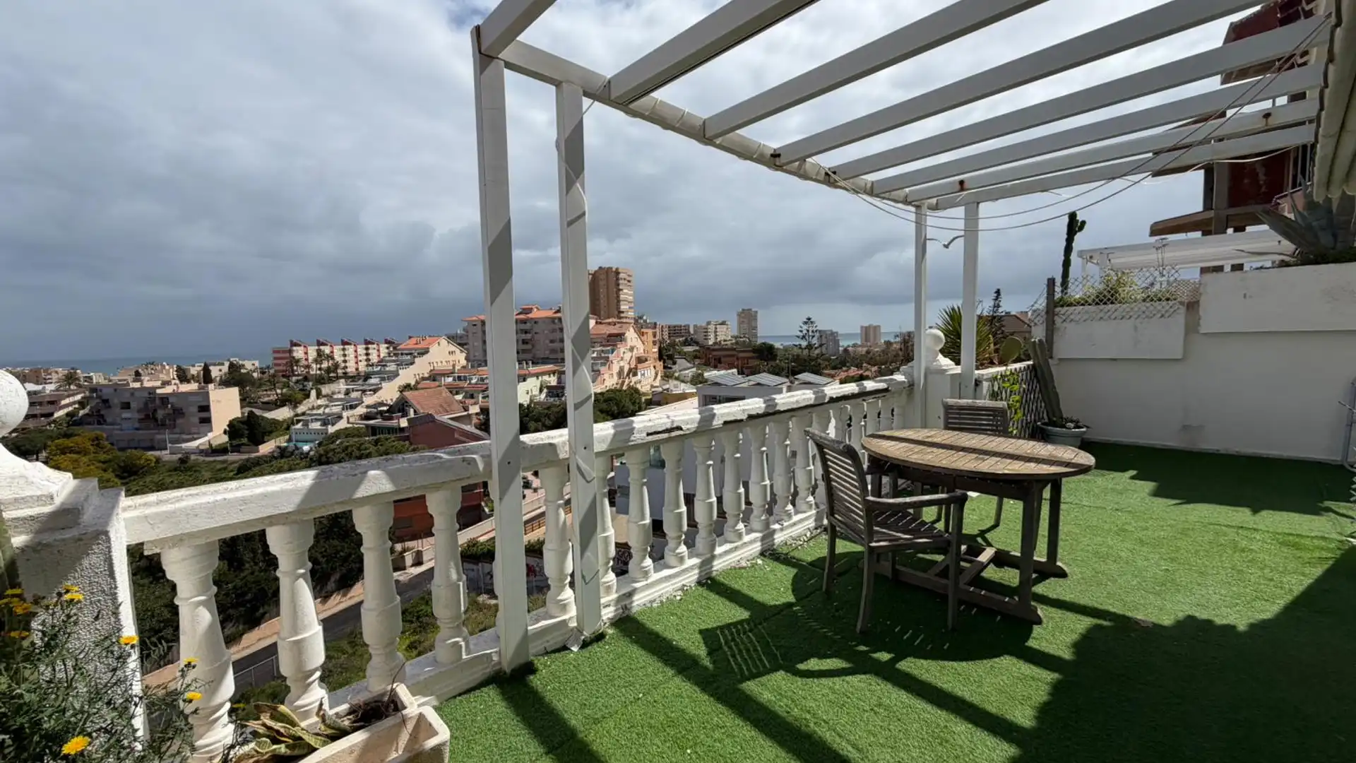 Terraza de Piso en venta en La Manga del Mar Menor con Terraza y Piscina comunitaria
