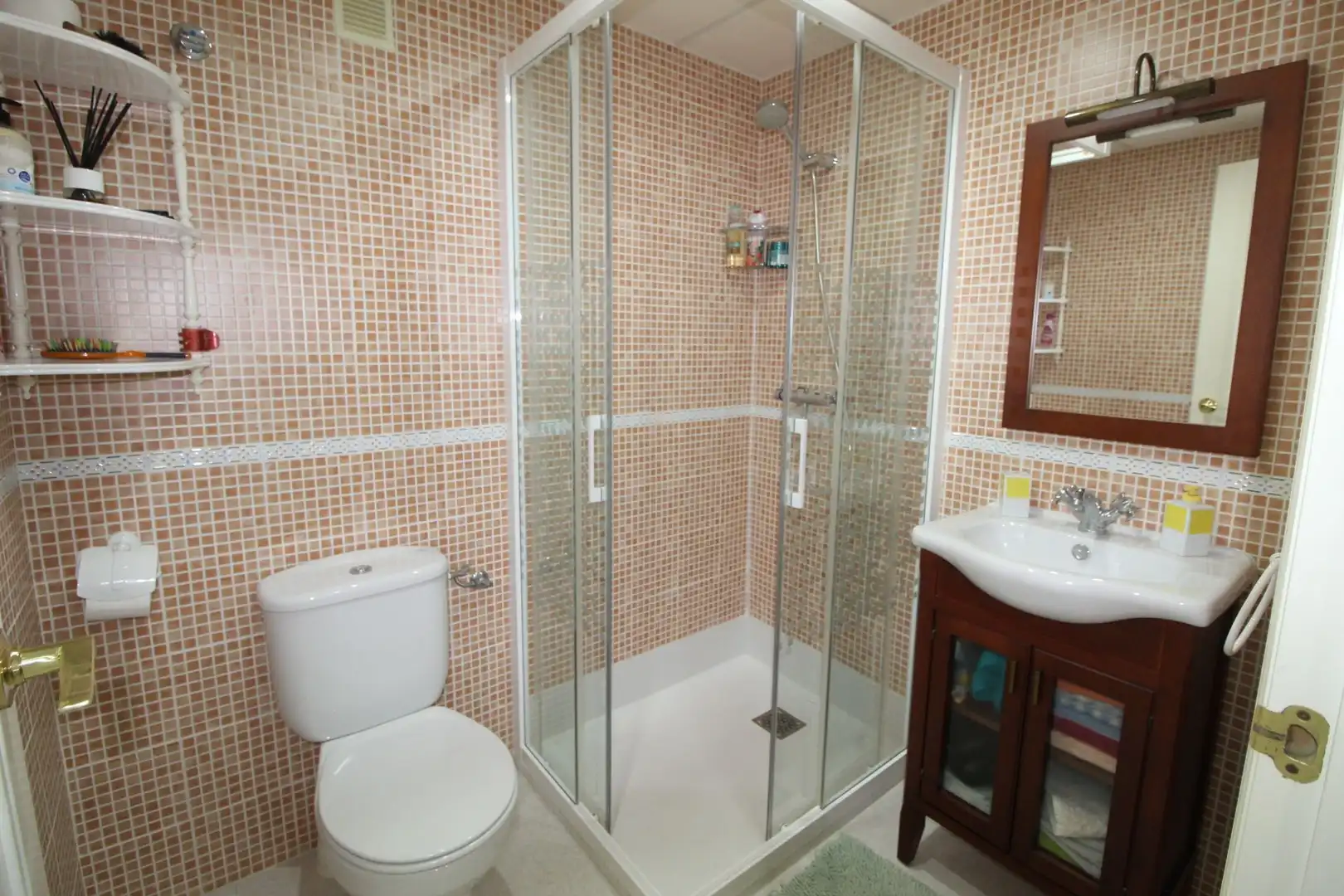 Badezimmer von Wohnungen zum Verkauf in Calpe / Calp mit Terrasse, Abstellraum und Gemeinschaftspool