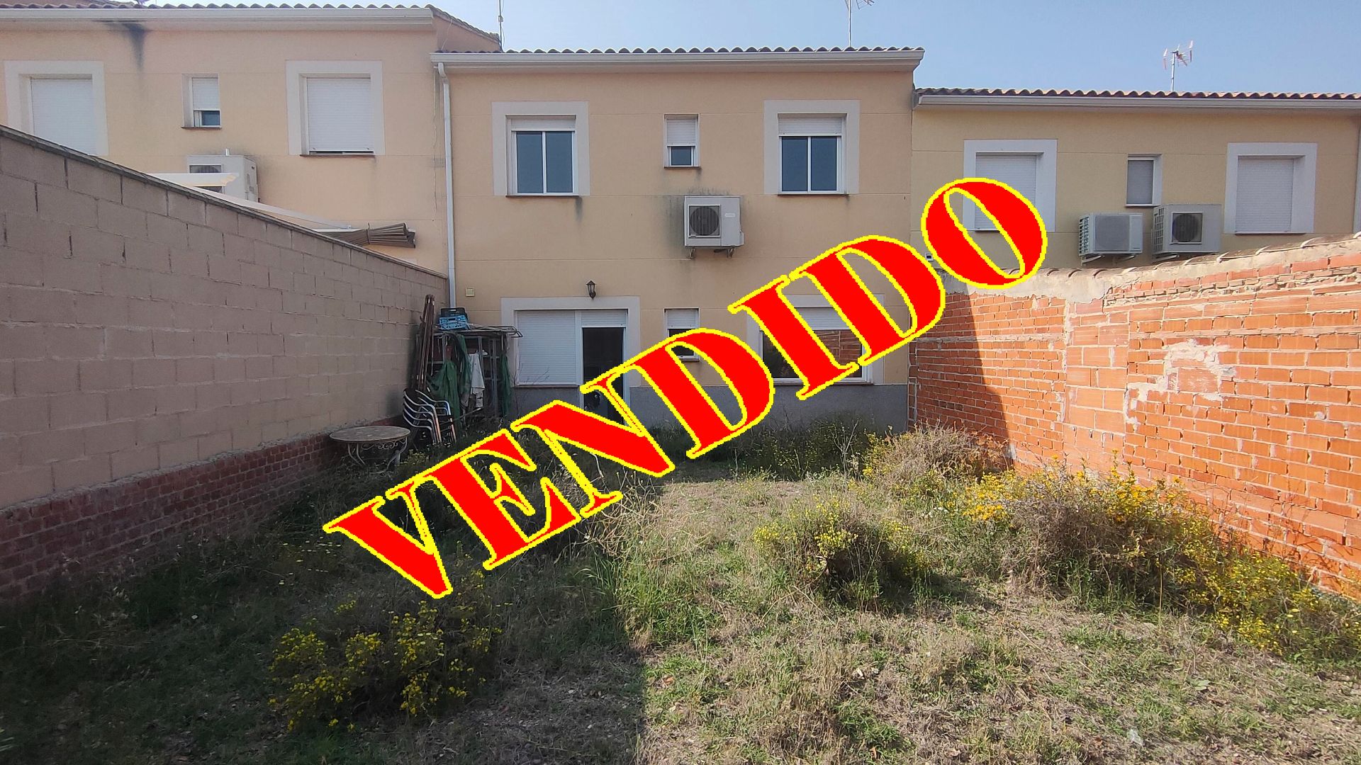 Jardí de Casa adosada en venda en Belvís de la Jara amb Aire condicionat i Calefacció