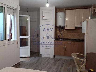 Cuina de Estudi en venda en Vigo  amb Parquet i Moblat
