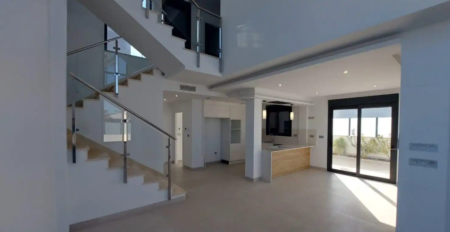 Chalet con terraza en venta en Los Balcones - Los Altos, imagen 3