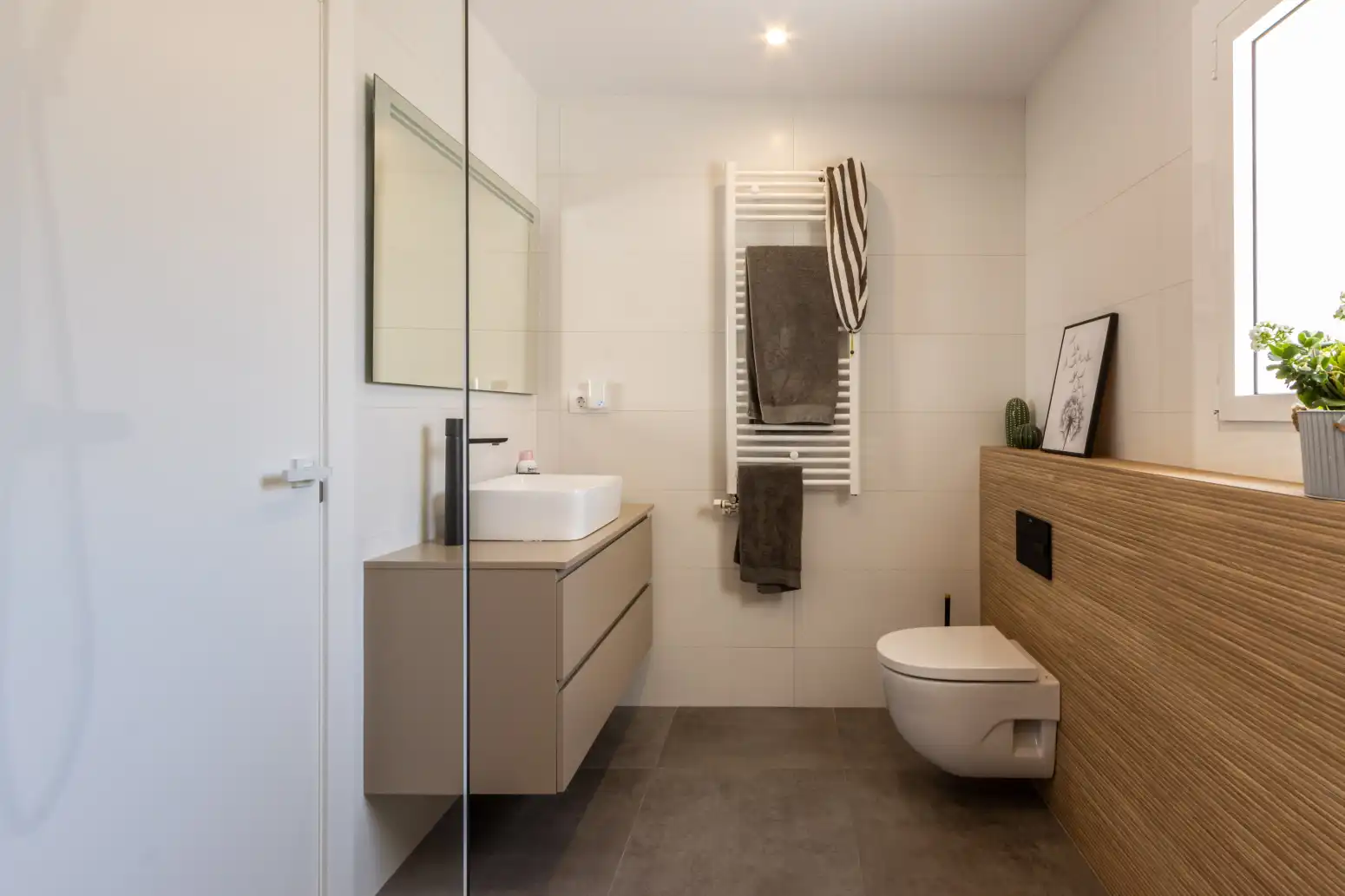 Badezimmer von Wohnung zum Verkauf in Terrassa mit Klimaanlage, Heizung und Parkett
