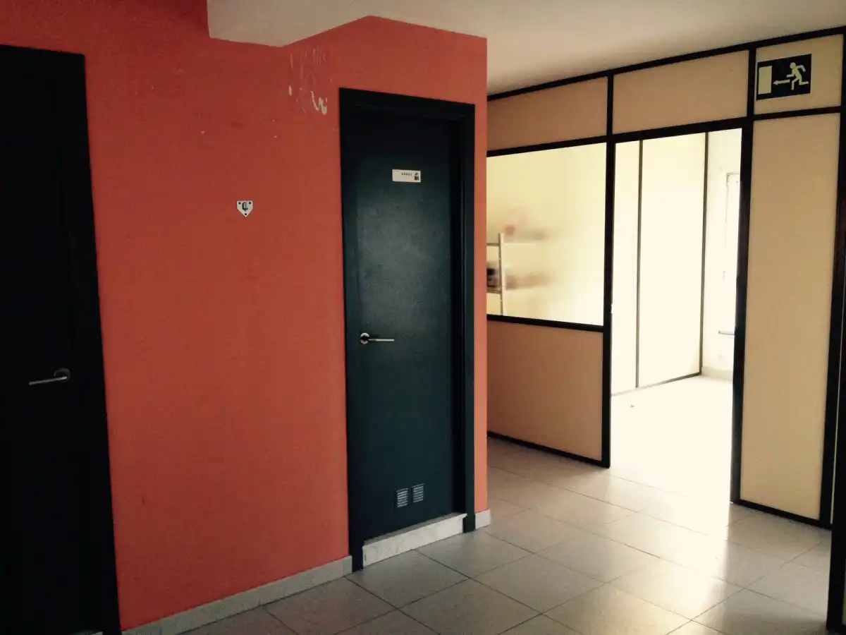 Oficina en venda en Oviedo  amb Calefacció