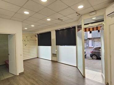 Locale commerciale in vendita a Carrer Girona 23