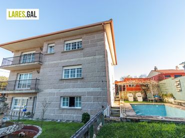 House with pool for sale in Rúa do Tobal