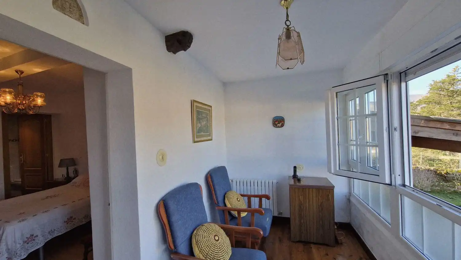 Sala d'estar de Casa o xalet en venda en Molledo amb Calefacció, Terrassa i Traster