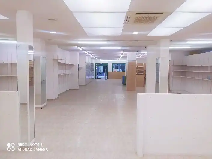 Local comercial en venta en Valdepeñas