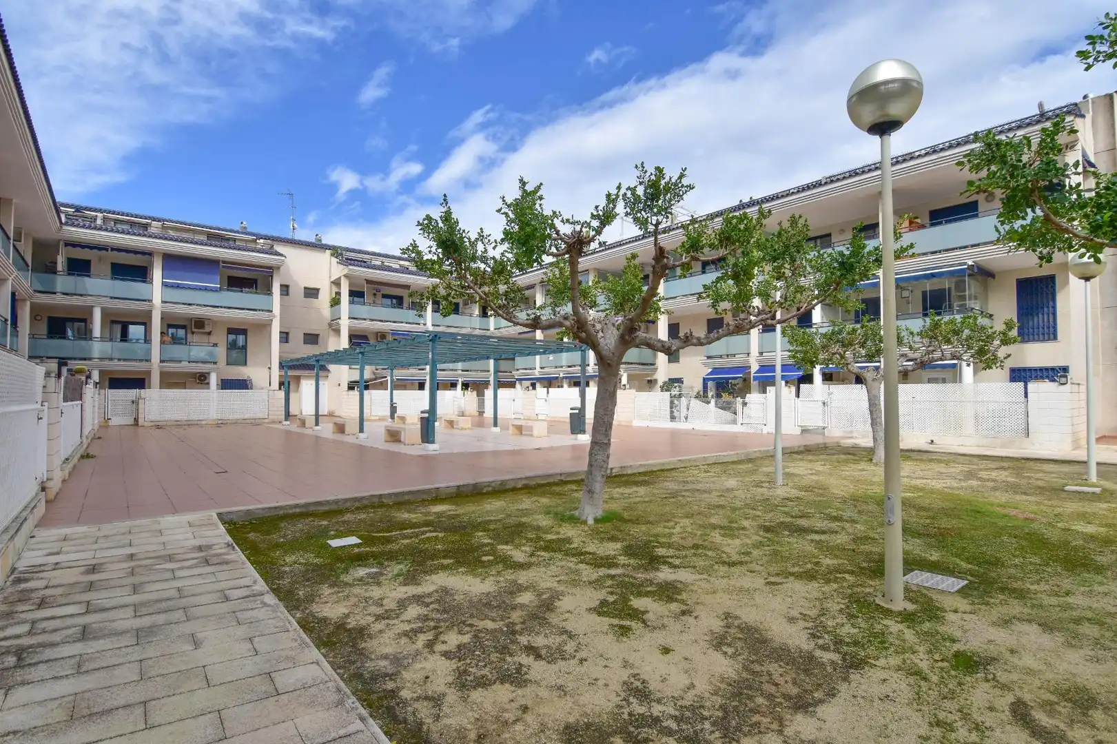 Vista exterior de Piso de alquiler en Puçol con Aire acondicionado, Jardín privado y Terraza