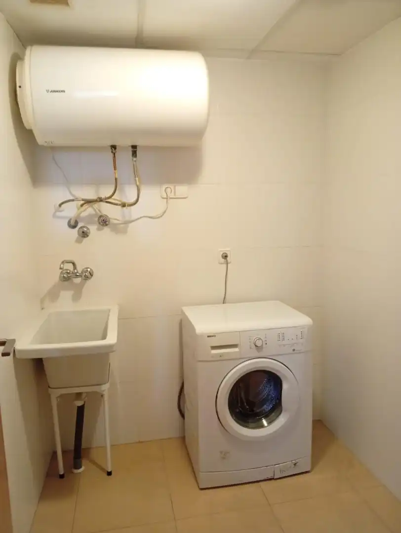 Baño de Piso de alquiler en Murcia con Trastero y Lavadora