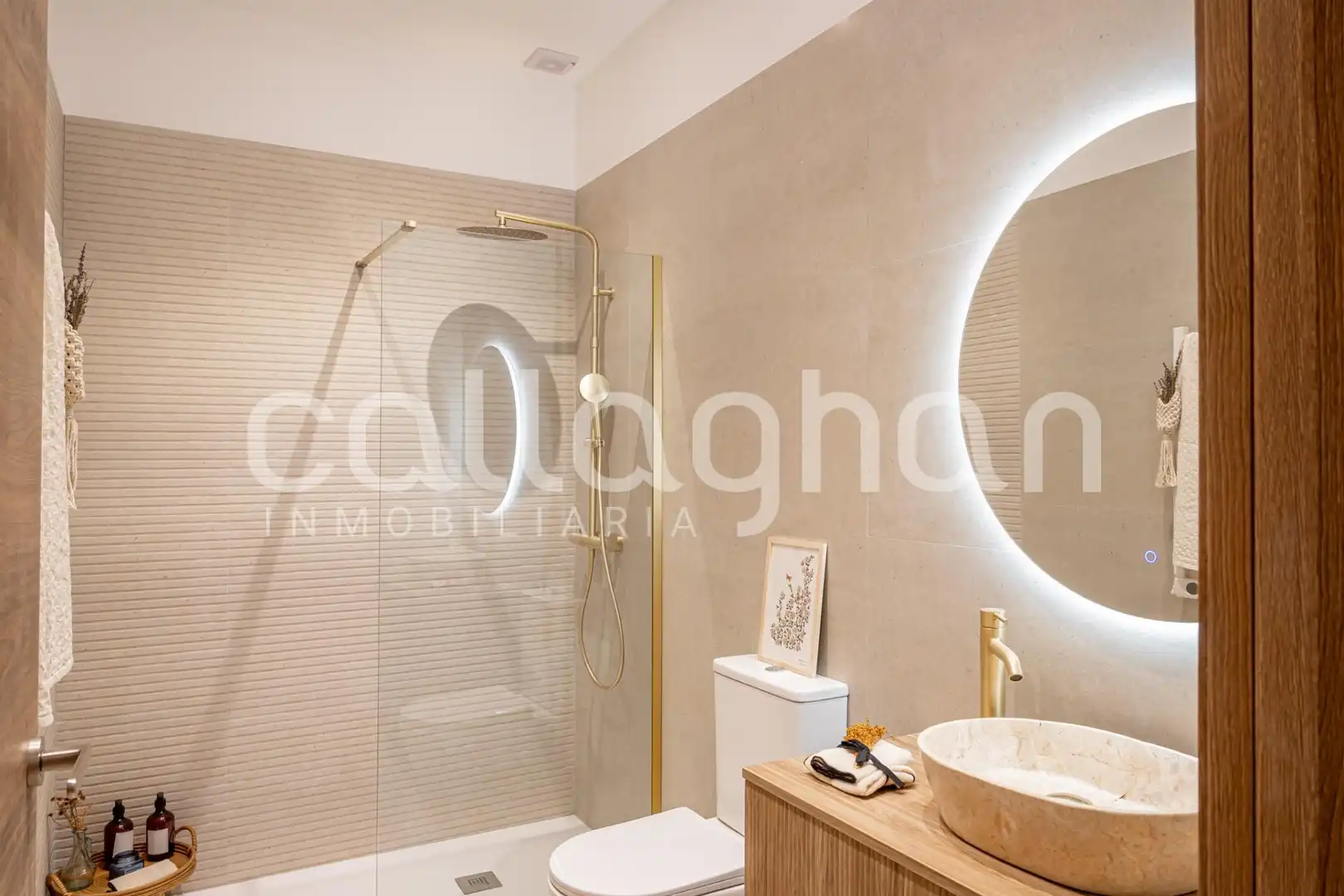 Badezimmer von Erdgeschoss zum Verkauf in Valencia mit Terrasse