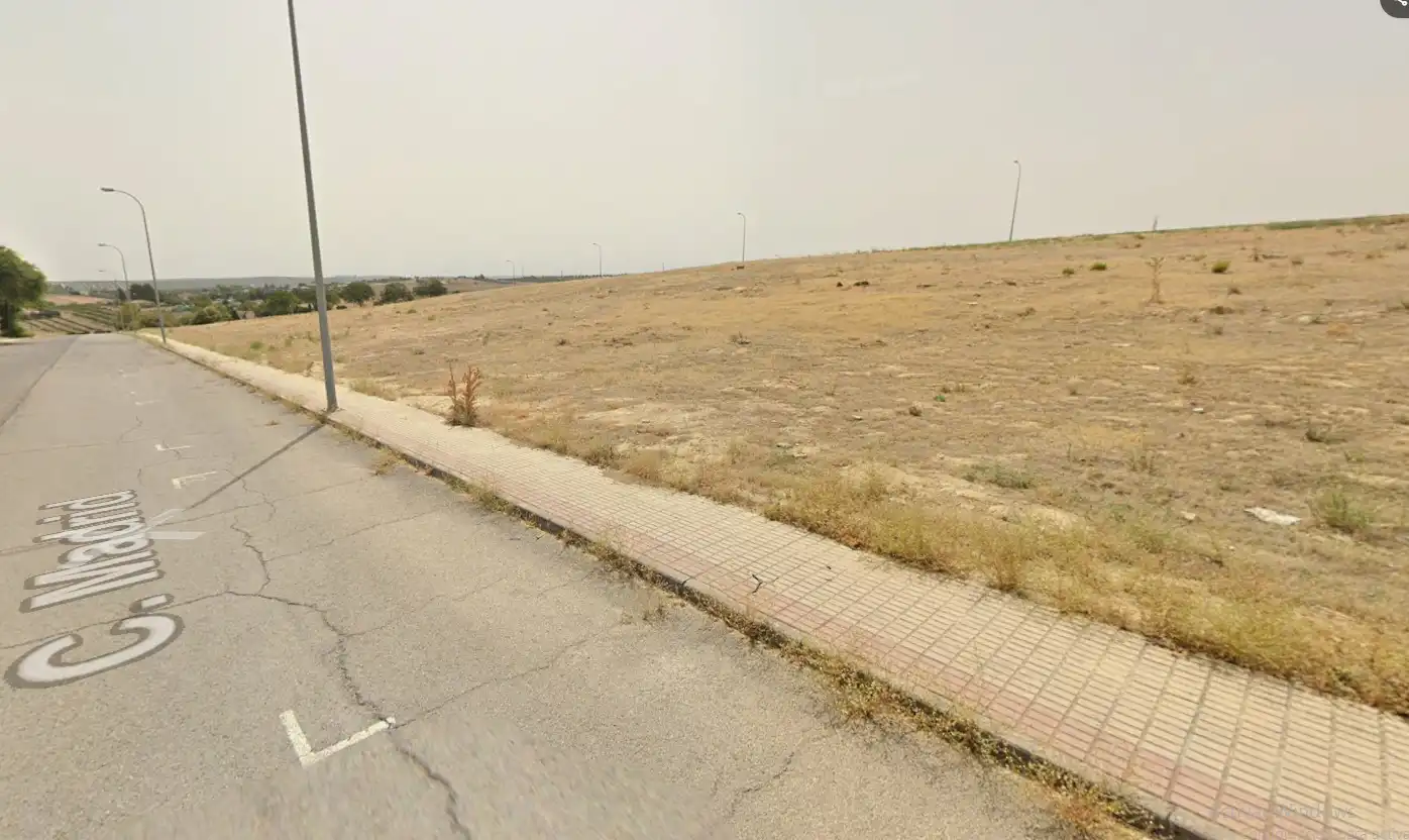 Terreno residencial en venta en Calle Madrid 44