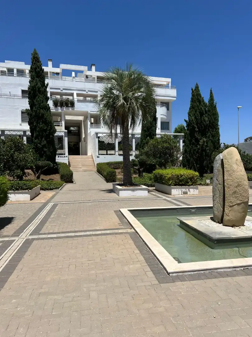 Außenansicht von Wohnung zum Verkauf in Mijas mit Klimaanlage, Heizung und Privatgarten