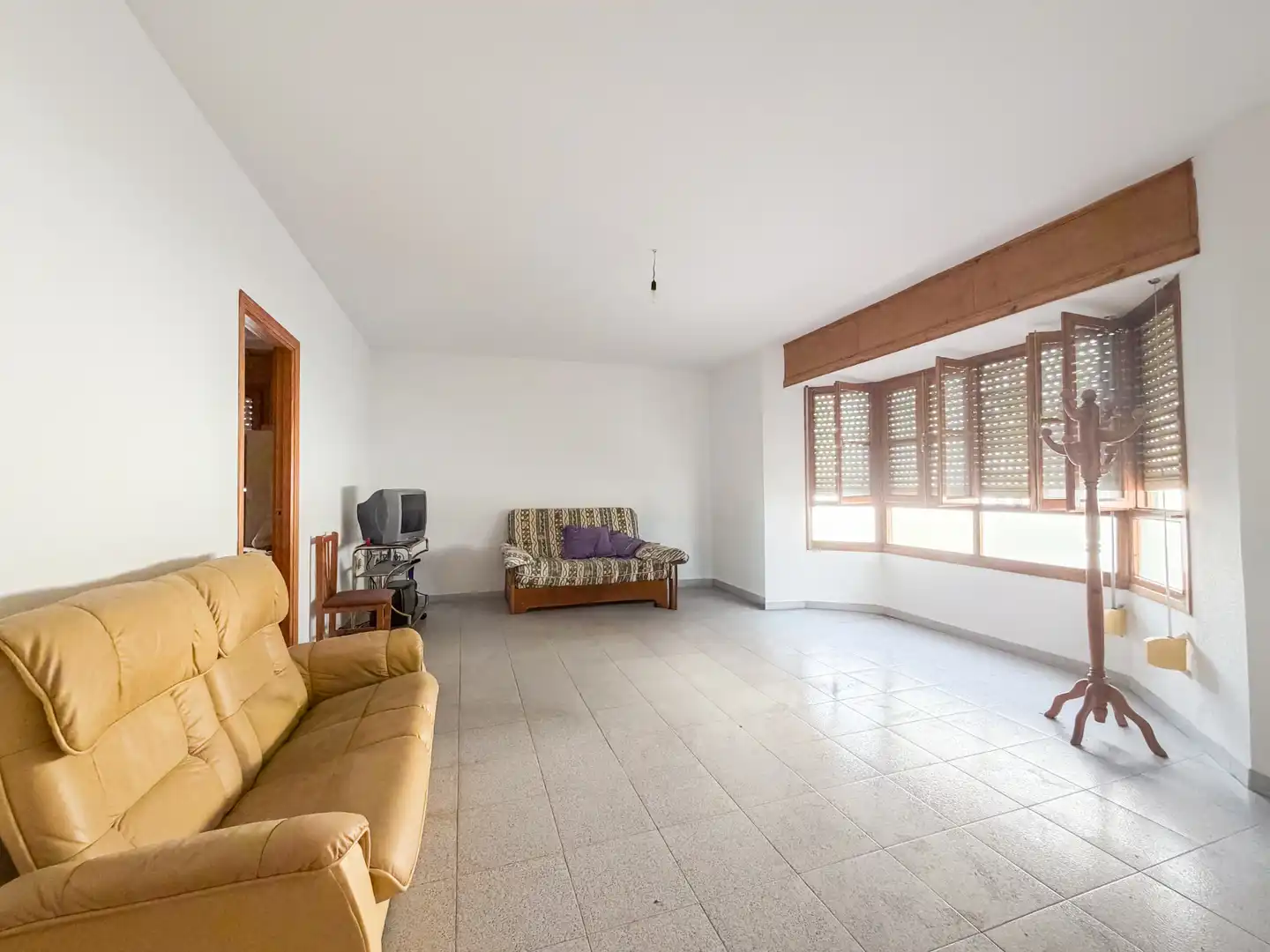 Sala d'estar de Pis en venda en Baza amb Terrassa, Moblat i Forn
