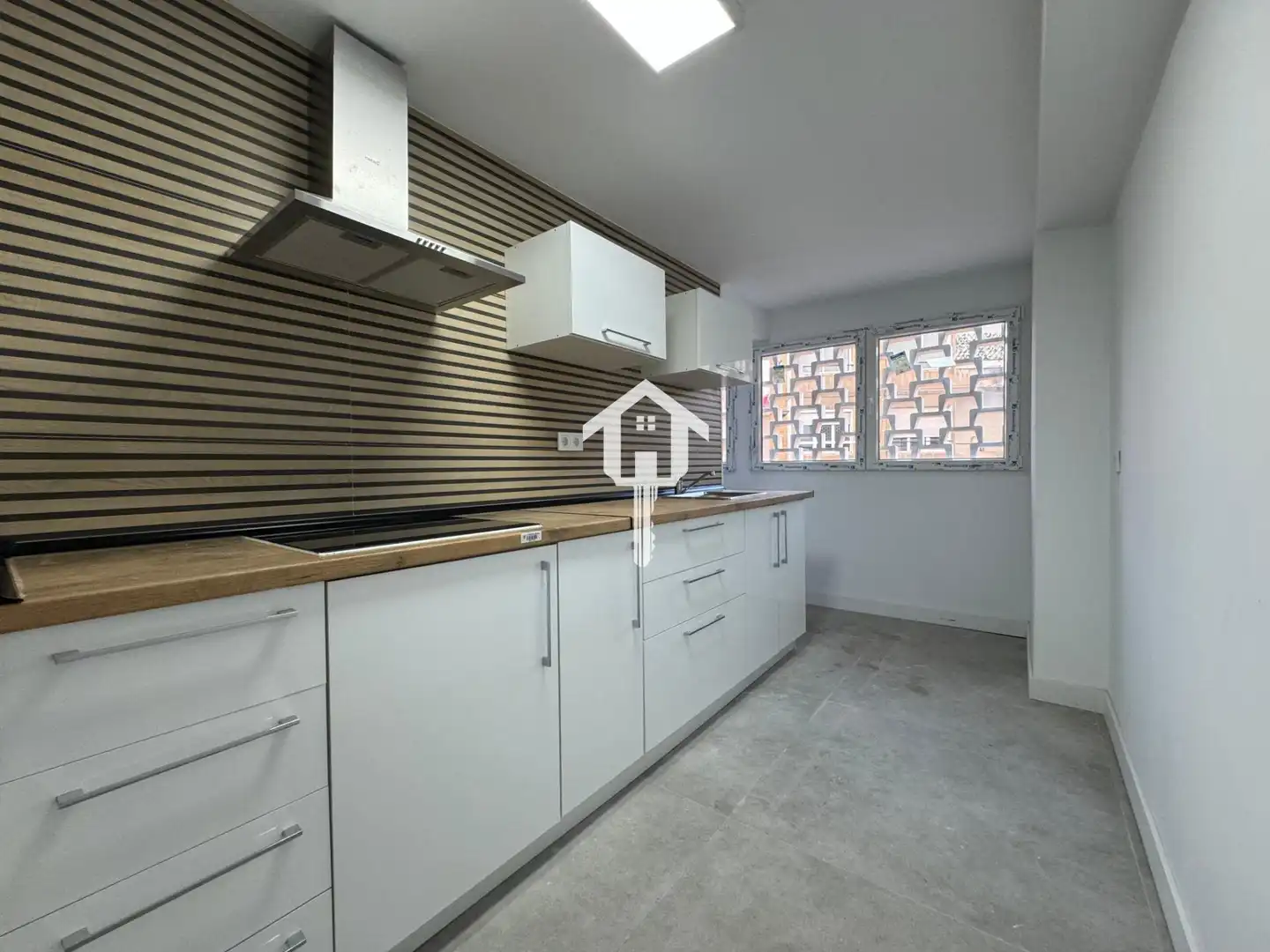 Küche von Wohnung zum Verkauf in Alicante / Alacant mit Privatgarten und Terrasse