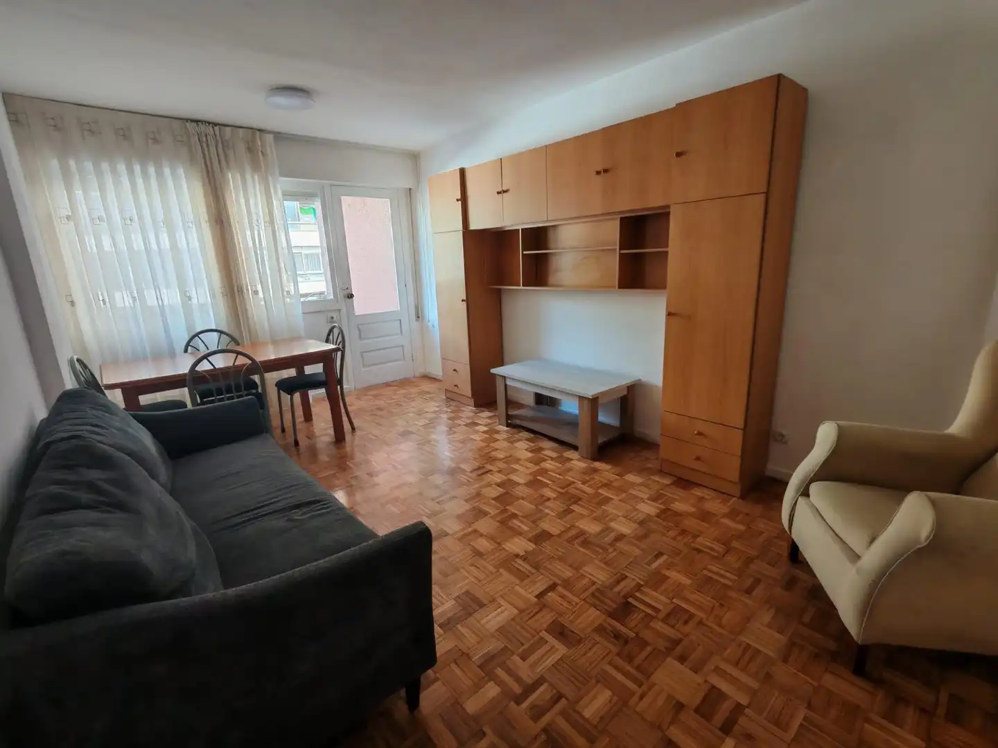 Living room of Flat for rent in Vigo   with Terrace, Furnished and Balcony