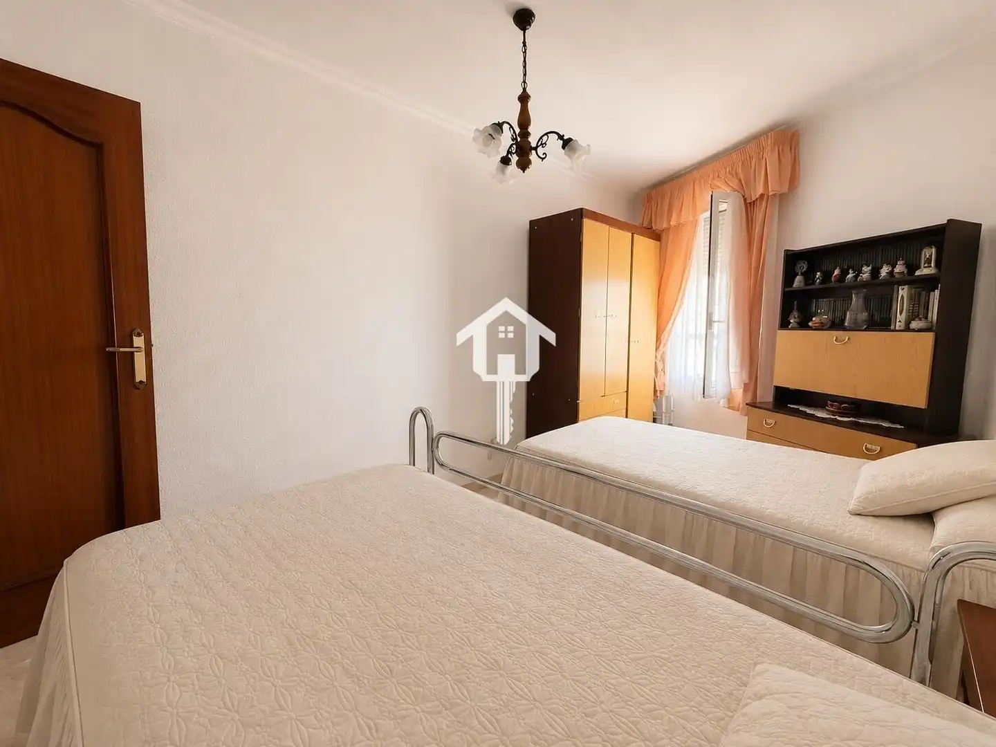 Habitación de Piso en venta en Alicante / Alacant con Aire acondicionado, Amueblado y Balcón