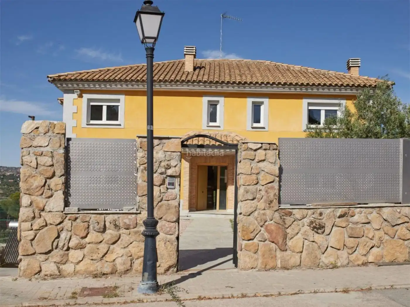 Casa en venta en Calle Puerto de Canencia 14