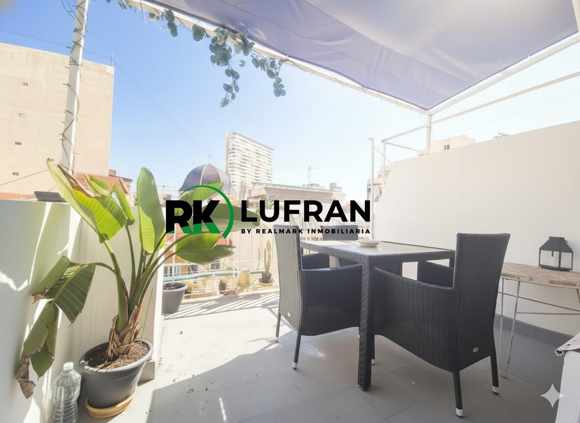 Terrace of Attic for sale in Alicante / Alacant  with Air Conditioner and Terrace