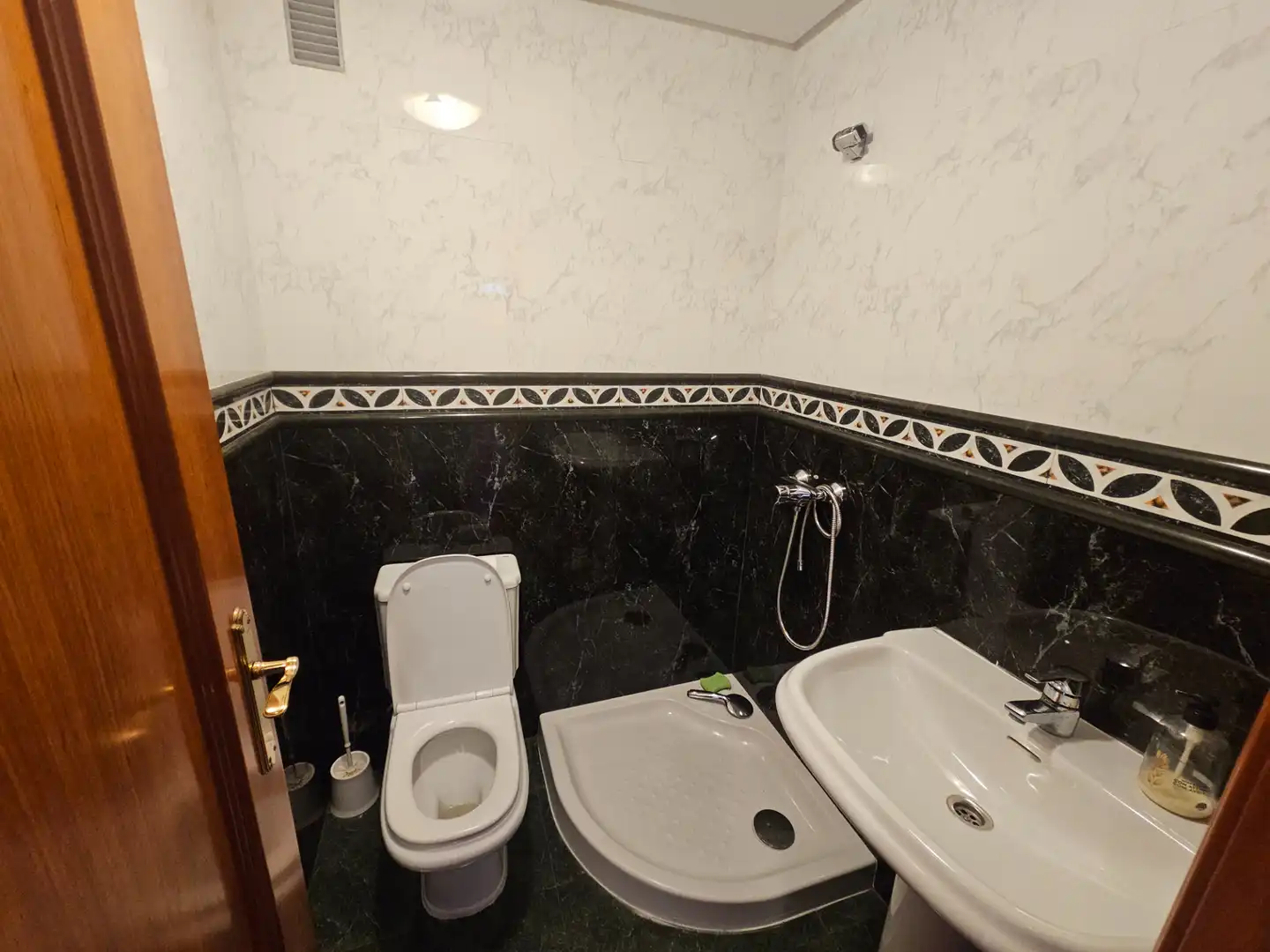 Baño de Apartamento en venta en Pájara con Terraza, Amueblado y Piscina comunitaria