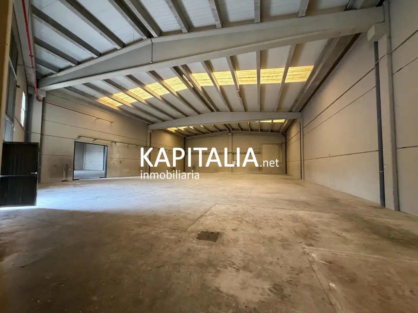 Fabrikhallen zur Miete in Albaida