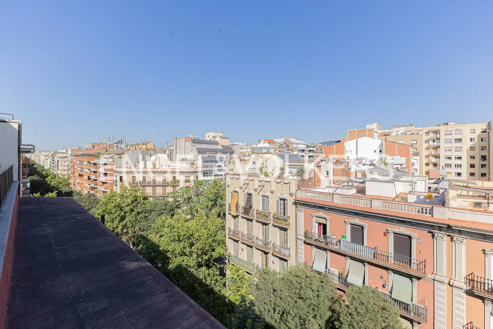 Vista exterior de Àtic en venda en Barcelona amb Aire condicionat, Calefacció i Terrassa