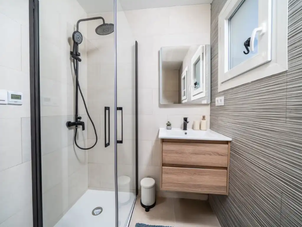 Bany de Apartament en venda en Torrevieja amb Aire condicionat i Piscina