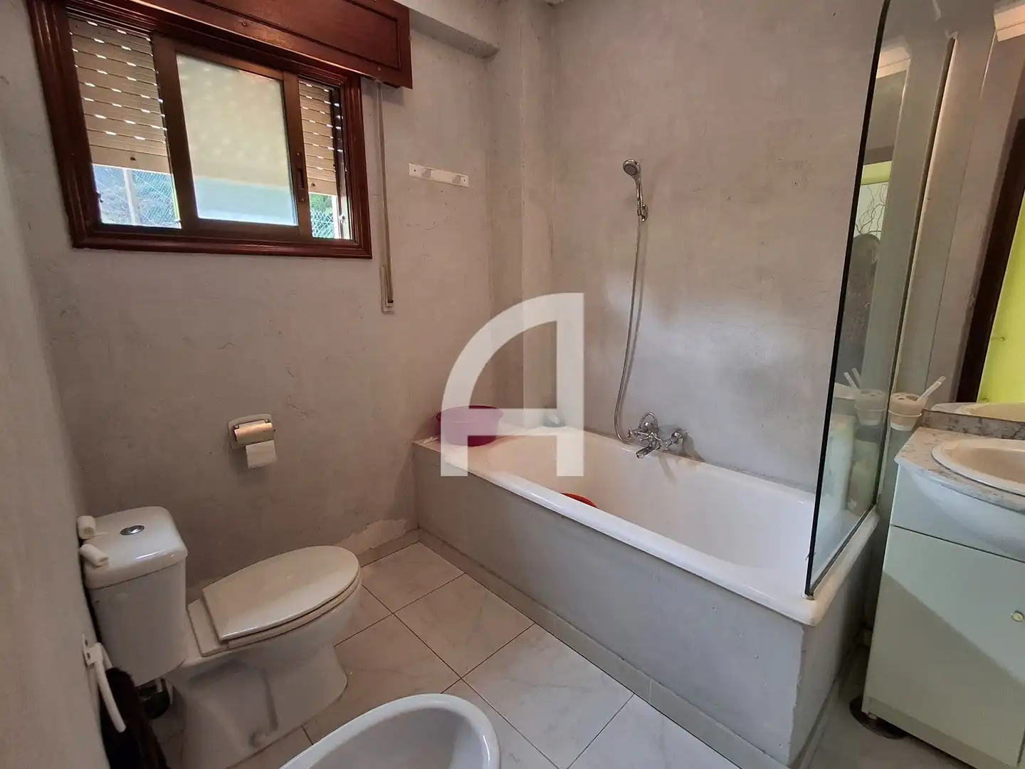 Bathroom of Houses for sale in Vigo   with Private garden, Storage room and Alarm