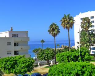 Vista exterior de Casa adosada en venda en Nerja amb Aire condicionat i Terrassa