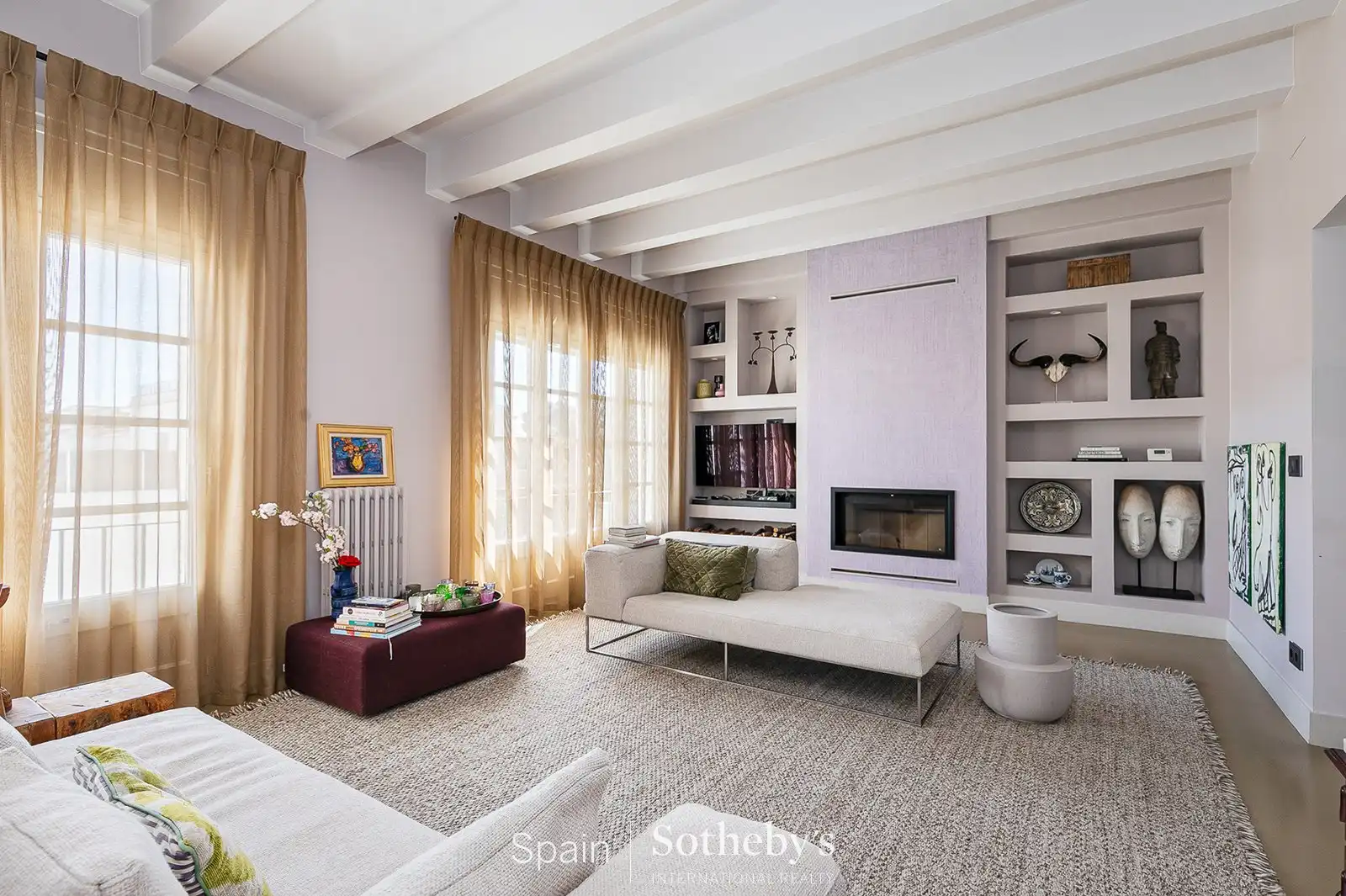 Sala de estar de Casa adosada en venta en Sitges con Aire acondicionado, Calefacción y Jardín privado