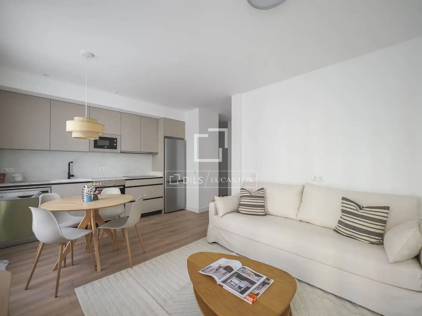 Wohnzimmer von Wohnung zum Verkauf in Madrid mit Klimaanlage, Möbliert und Balkon