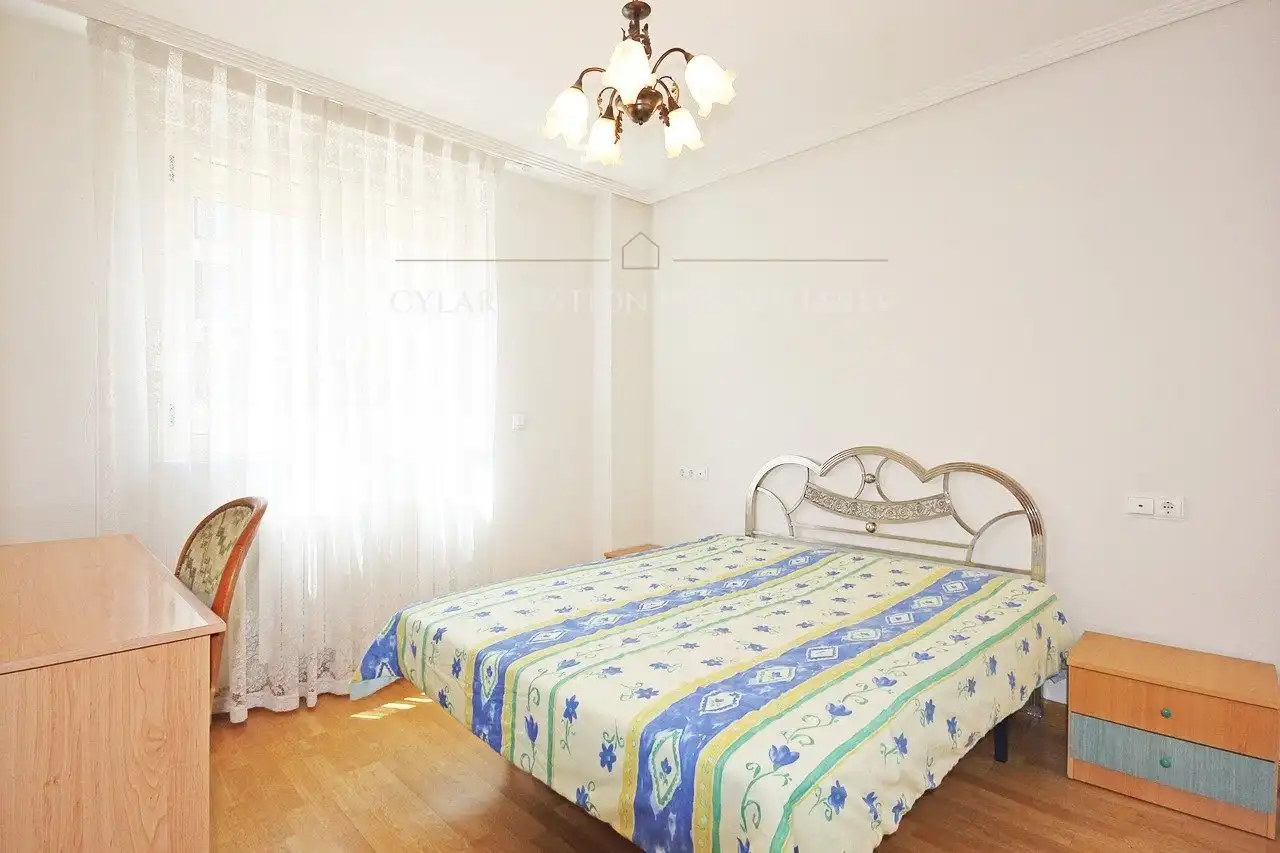 Flat for rent in Poeta Jesús Rasueros, Pizarrales