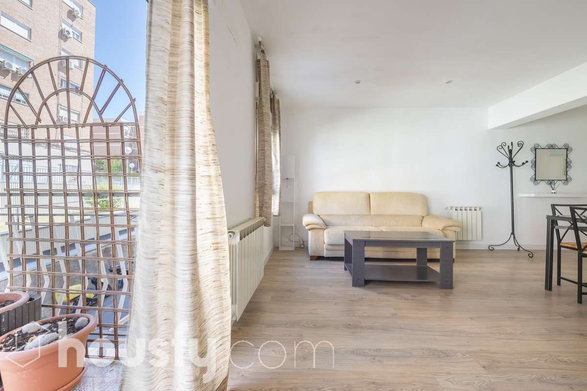 Piso en venta en Cl. San Secundino, Ventas