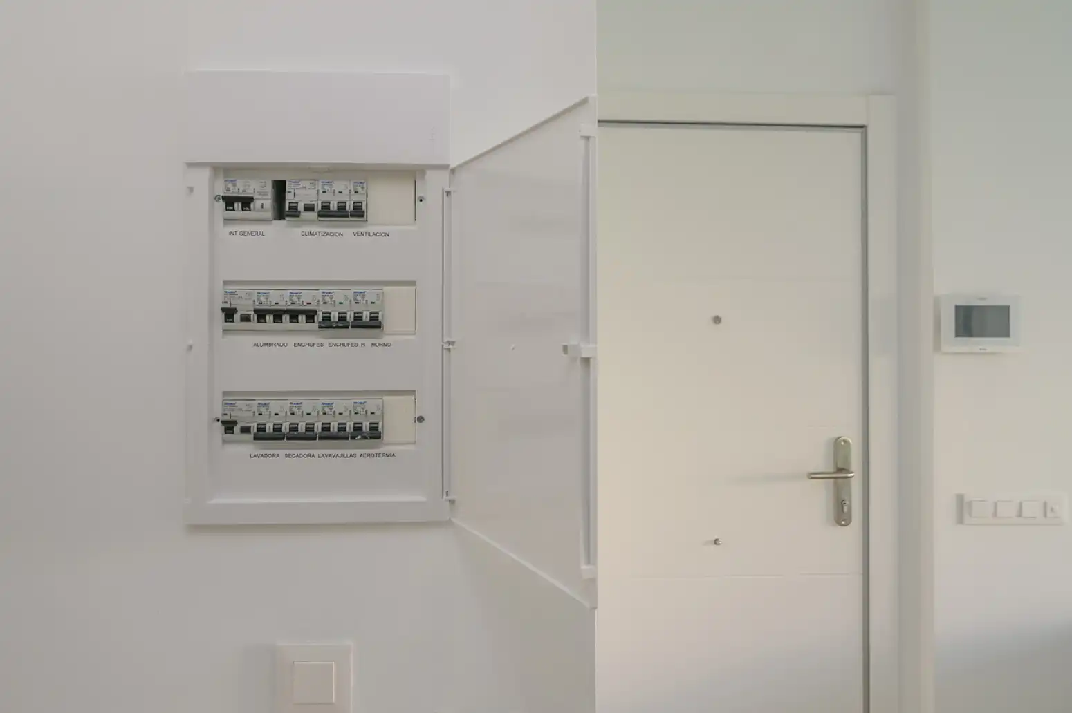 Flat for sale in Cornellà de Llobregat - Carretera ESPLUGUES, La Gavarra