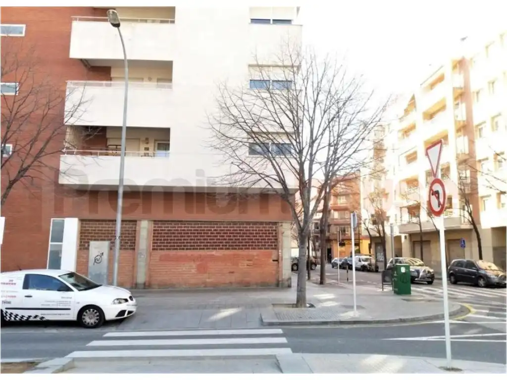 Local comercial en venta en Calle de l'Escultor Modest Gené