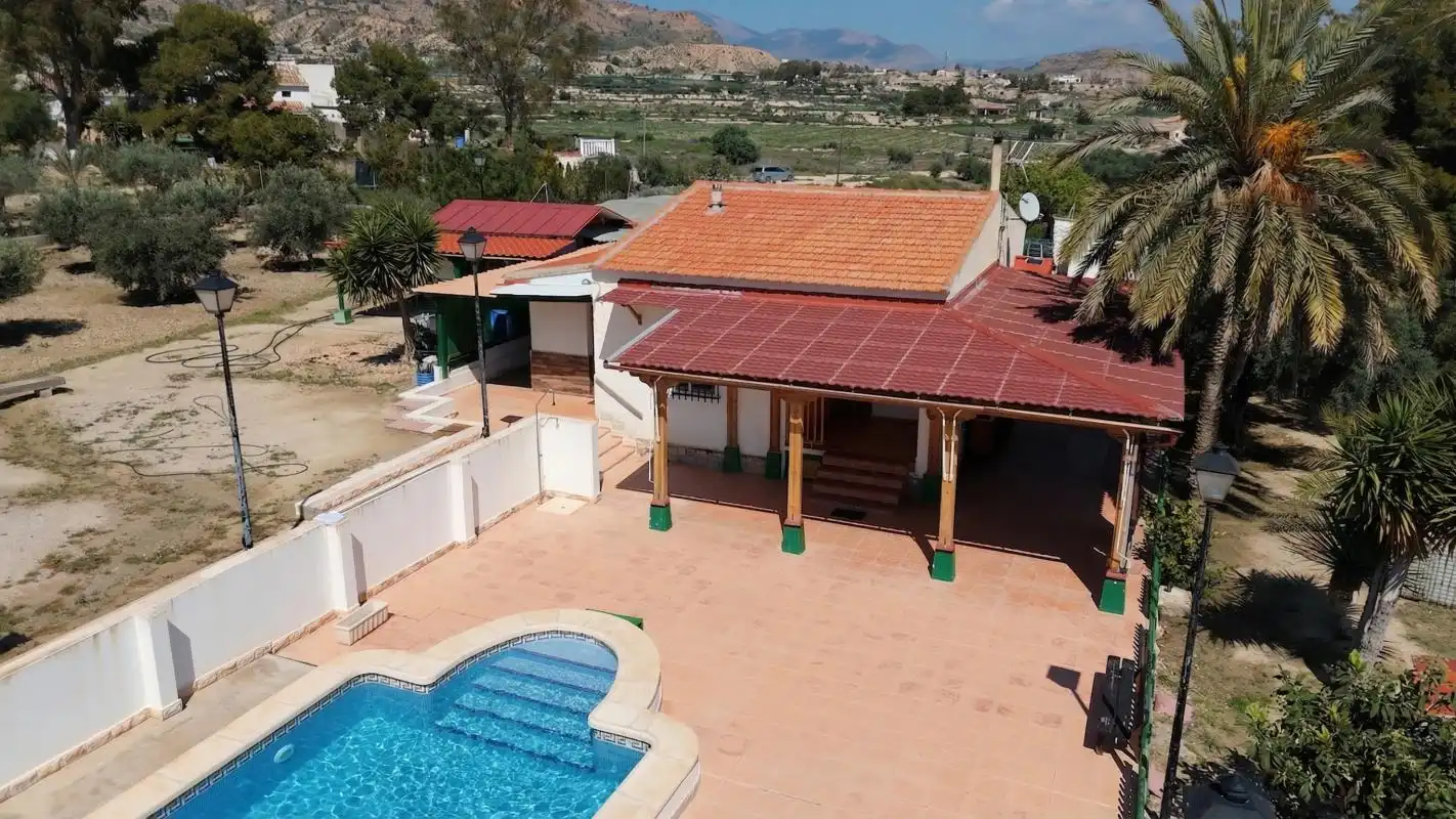 Piscina de Casa o xalet en venda en Alicante / Alacant amb Aire condicionat, Calefacció i Jardí privat